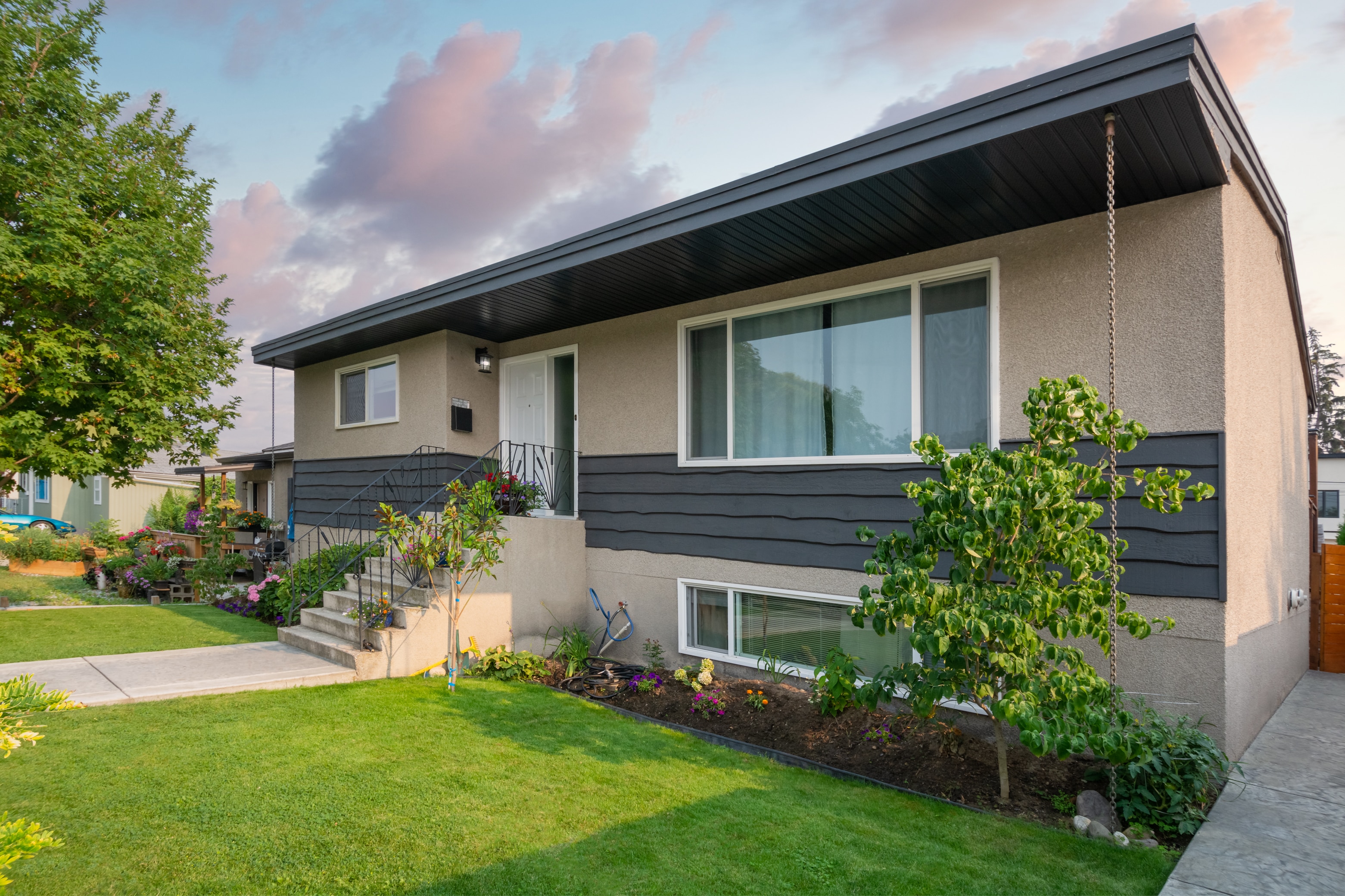 Garage Conversion Contractors in Silver Lake: Transform Your Space