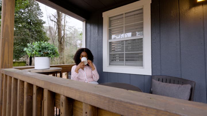How This 26-Year-Old Built a 'Luxury Tiny Home' for $35,000 in Her Backyard and Pays $0 for Living Expenses